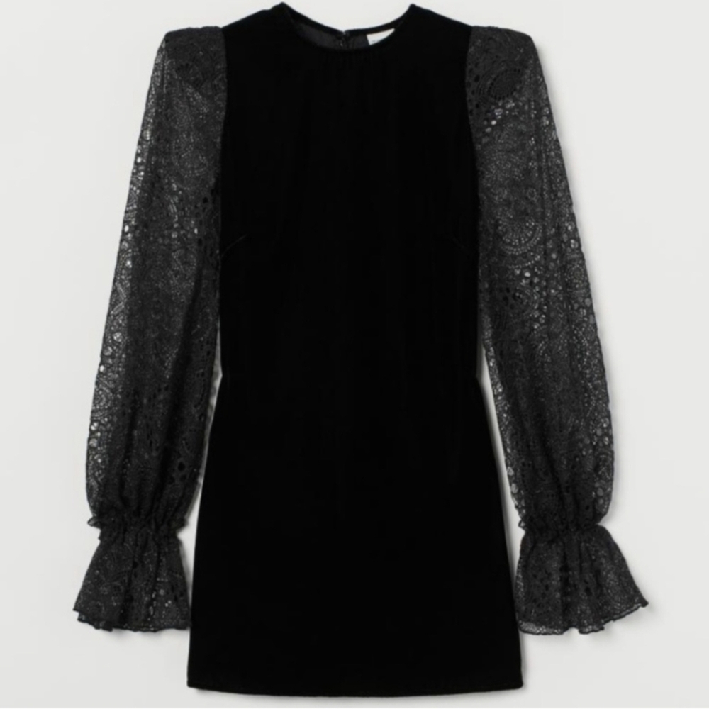 *SOLD* The Vampire’s Wife x H&M Black Velvet and Lace Dress (Size Small)